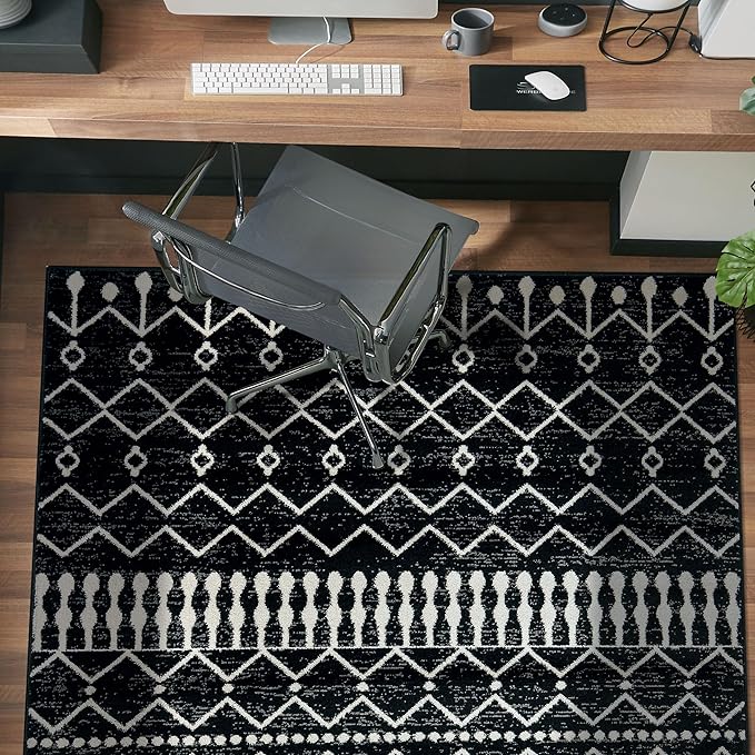 Rugshop Boho Black and White Tribal Area Rug – Geometric Diamond and Stripe Pattern Carpet for Living Room, Bedroom, or Entryway – Soft Modern Bohemian Floor Décor 4' x 6' Black
