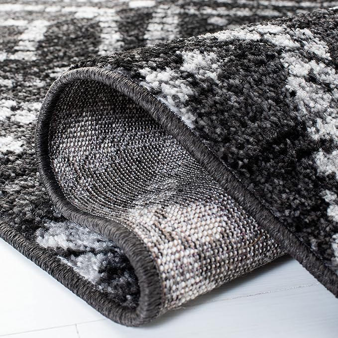 SAFAVIEH Adirondack Collection Area Rug - 5'1" x 7'6", Black & Ivory, Modern Diamond Distressed Design, Non-Shedding & Easy Care, Ideal for High Traffic Areas in Living Room, Bedroom (ADR131A)