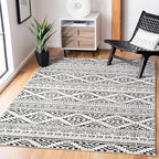 SAFAVIEH Tulum Collection Area Rug - 5'3" x 7'6", Ivory & Black, Moroccan Boho Tribal Design, Non-Shedding & Easy to Clean, Ideal for Living Room, Bedroom, Dining Space (TUL272B)