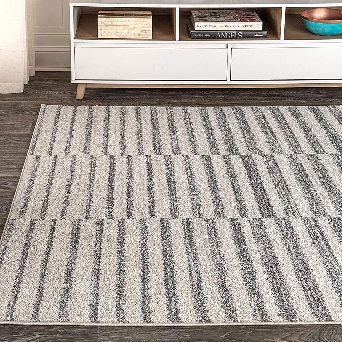 JONATHAN Y Lyla Offset Stripe Gray/Cream Indoor Area Rug, 5x8, Contemporary, Modern, Easy-Cleaning for Living Room, Bedroom, Kitchen, Pet Friendly, Non-Shedding (MOH204A-5)