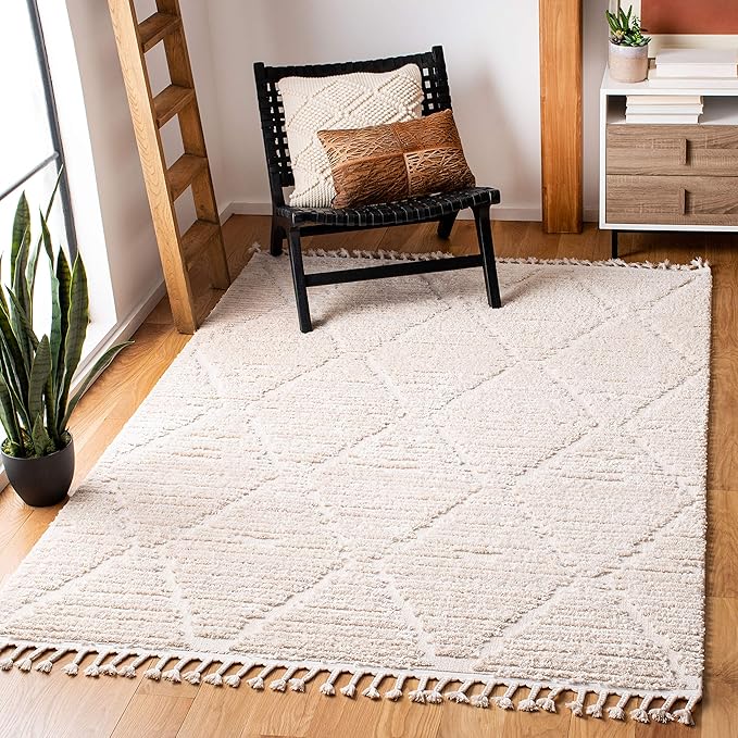 SAFAVIEH Marrakech Collection Area Rug - 5'3" Square, Beige, Moroccan Boho Tribal Tassel Design, Non-Shedding & Easy Care, Ideal for High Traffic Areas in Living Room, Bedroom (MRK517C)