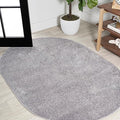 JONATHAN Y Haze Solid Low-Pile Gray 5x8 Oval Indoor Area Rug, Coastal,Bohemian,Minimalist,Classic, Easy-Cleaning for Living Room,Bedroom,Kitchen,Pet Friendly,Non-Shedding (SEU100A-5OV)