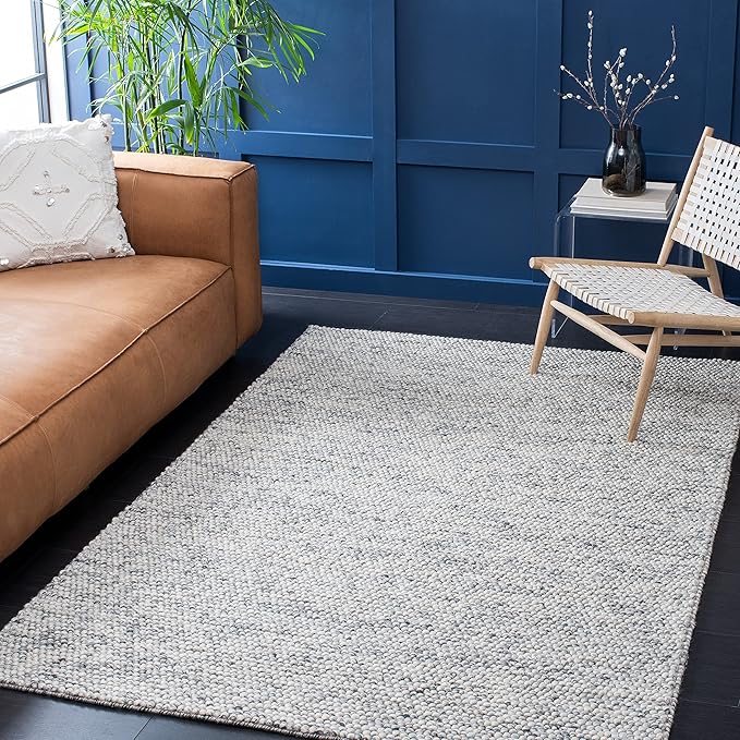 SAFAVIEH Natura Collection Area Rug - 4' Square, Light Grey & Ivory, Handmade Wool Blend, Textured Design, Ideal for Living Room, Bedroom, Dining Space (NAT620G)