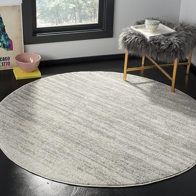 SAFAVIEH Adirondack Collection Area Rug - 4' Round, Light Grey & Grey, Modern Ombre Design, Non Shedding & Easy to Clean, Ideal for Living Room, Bedroom, Office, Dining Space (ADR113C)