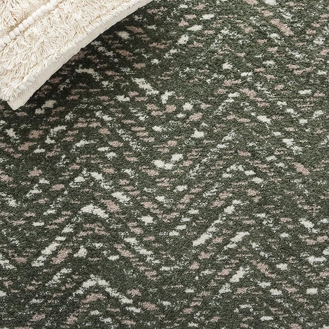 SAFAVIEH Adirondack Collection Area Rug - 3' x 5', Dark Green & Ivory, Chevron Design, Non-Shedding & Easy Care, Ideal for High Traffic Areas in Living Room, Bedroom, Dining (ADR104Y-3)