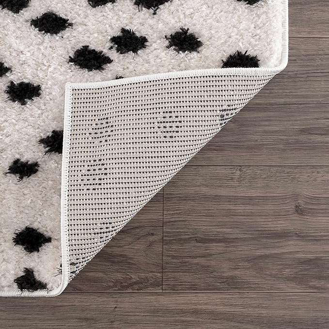 Hauteloom Cansu Living Room, Bedroom Area Rug - Plush Pile - Black - 6'7" x 9'
