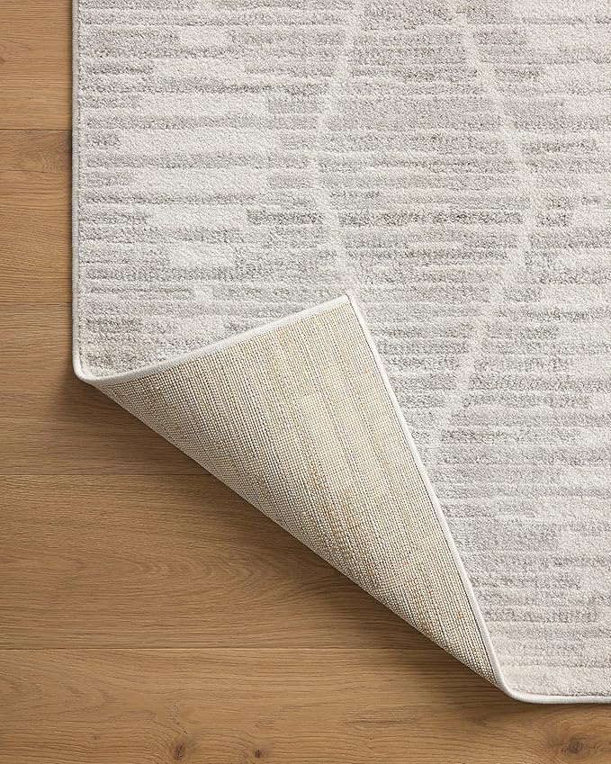 Loloi Kamala Collection KAM-02 Ivory/Silver 5'-3" x 7'-9" Area Rug