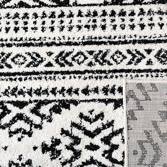 SAFAVIEH Tulum Collection Area Rug - 8' Round, Ivory & Black, Moroccan Boho Tribal Design, Non-Shedding & Easy to Clean, Ideal for Living Room, Bedroom, Dining Space (TUL272B)