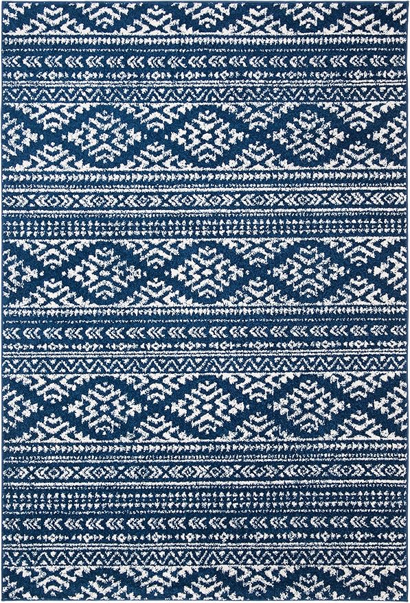 SAFAVIEH Area Rug 6x9 - Tulum Collection - Navy & Ivory, Moroccan Boho Tribal Design, Non-Shedding & Easy to Clean, Ideal for Living Room, Bedroom, Dining Space (TUL272N)