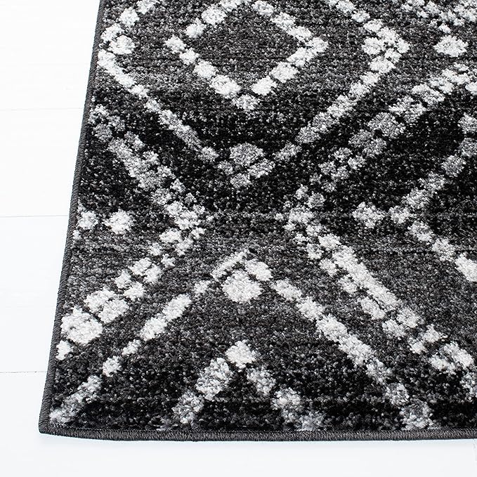 SAFAVIEH Area Rug 8x10 - Adirondack Collection - Large - Black & Ivory, Geometric Trellis Pattern, Non-Shedding & Easy Cleaning, Ideal for Living Room, Bedroom, Office, Dining Space (ADR131A)