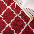 SAFAVIEH Dallas Shag Collection Accent Rug - 3' x 5', Red & Ivory, Trellis Design, Non-Shedding & Easy Care, 1.5-inch Thick Ideal for High Traffic Areas in Entryway, Living Room, Bedroom (SGD257Q)